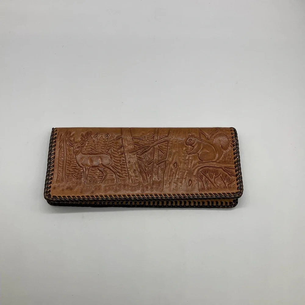 VINTAGE HAND TOOLED LEATHER BILL HOLDER‎ ENGRAVED HAZEL BISHOP